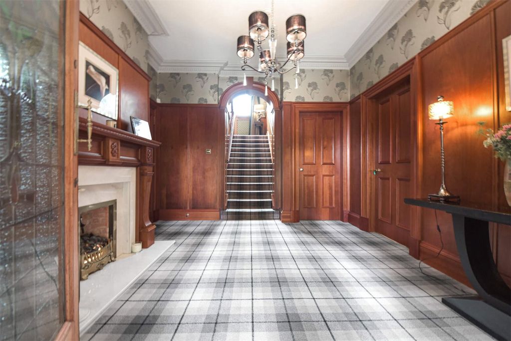 Property photo 3 of 35 Hallway