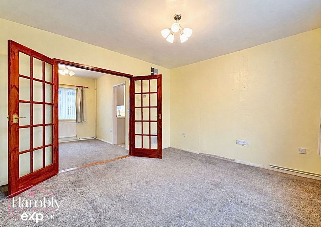 Property photo 3 of 14