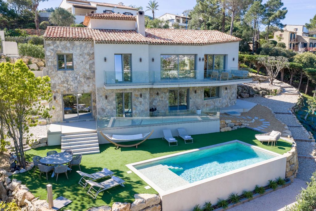 Property photo 1 of 37