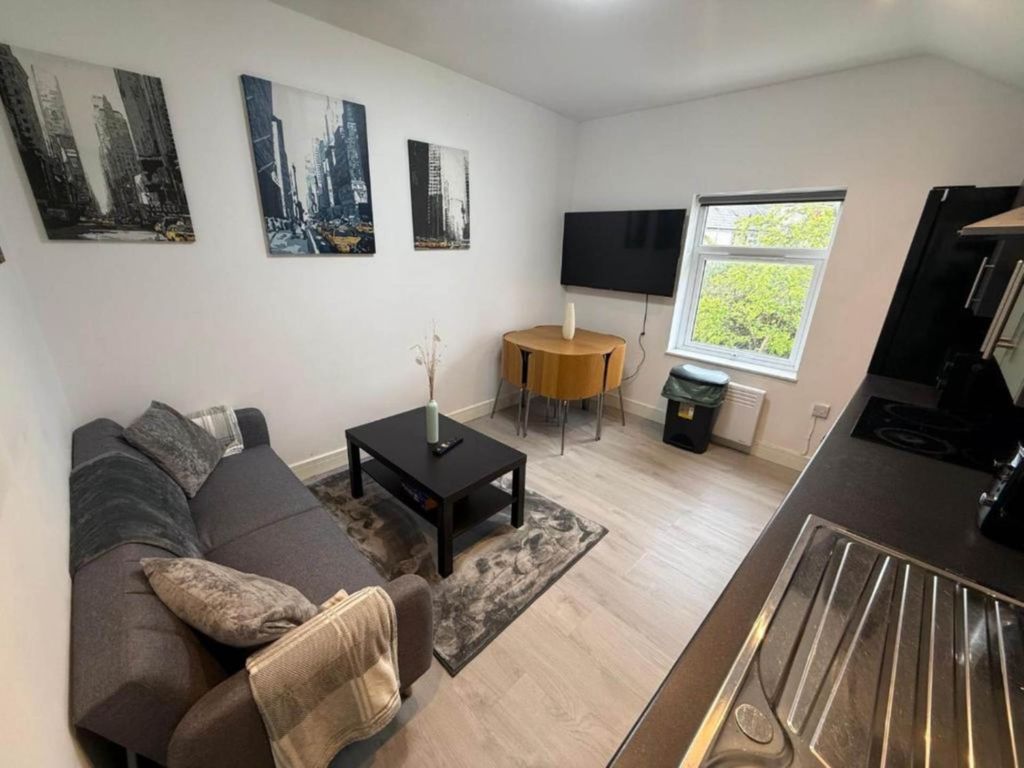 Property photo 1 of 5