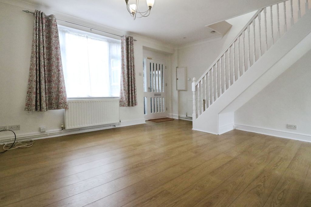 Property photo 3 of 18 Photo 2