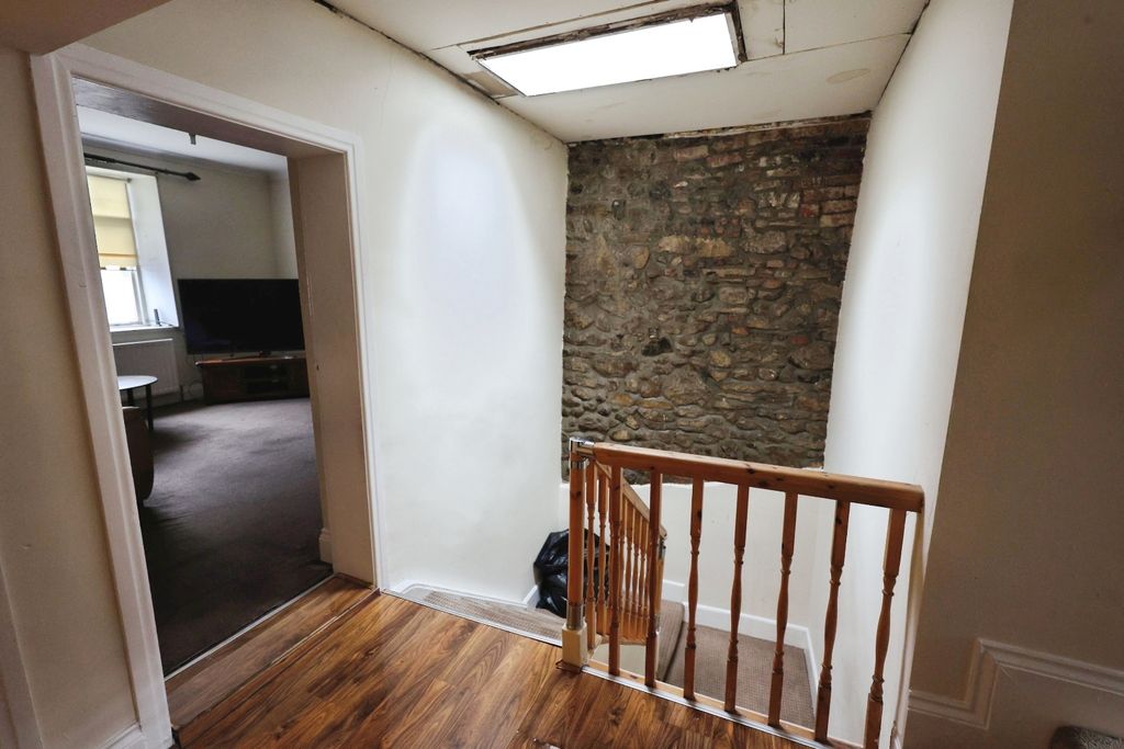 Property photo 2 of 13 Pbox-Img.Jpg