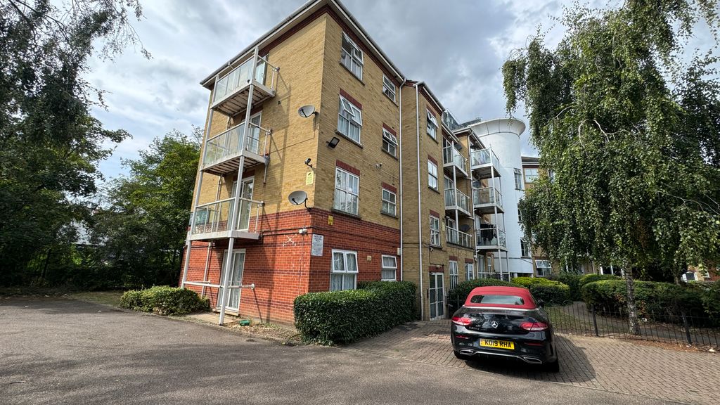 Property photo 1 of 3