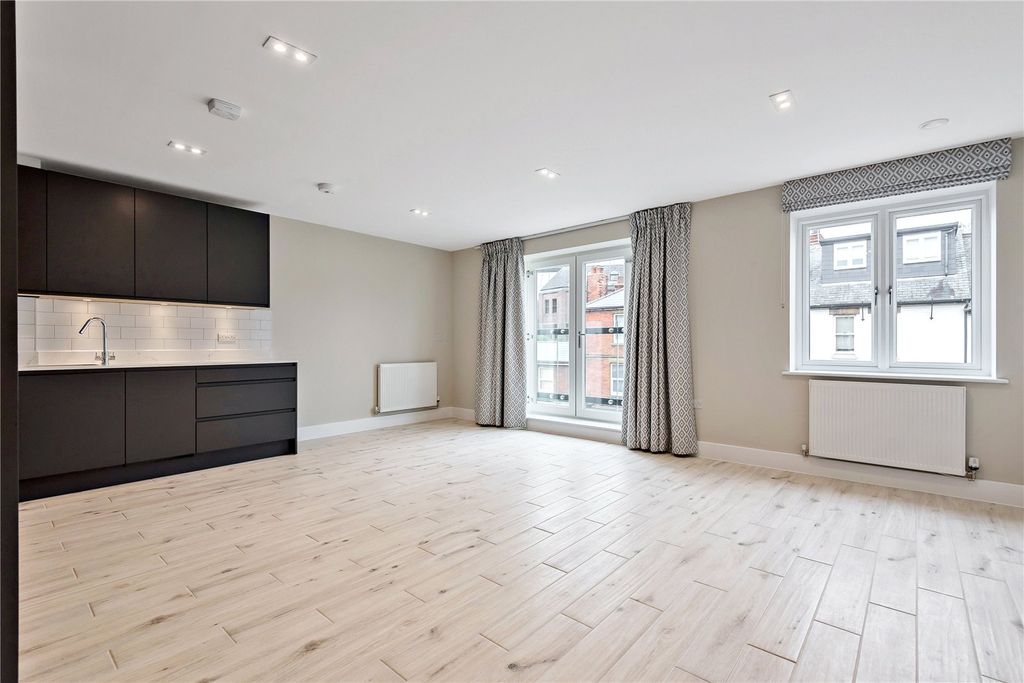 Property photo 2 of 7 Living Room