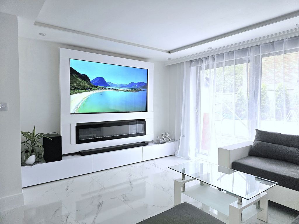 Property photo 3 of 36