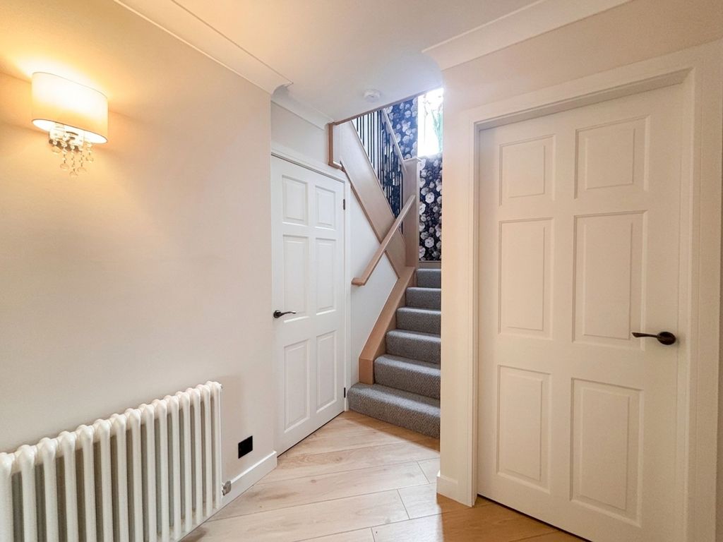 Property photo 3 of 28