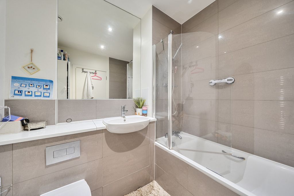 Property photo 2 of 17 1422511-12-69A83A...