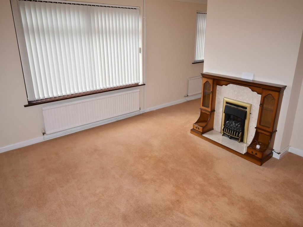 Property photo 3 of 15 Lounge Photo 1