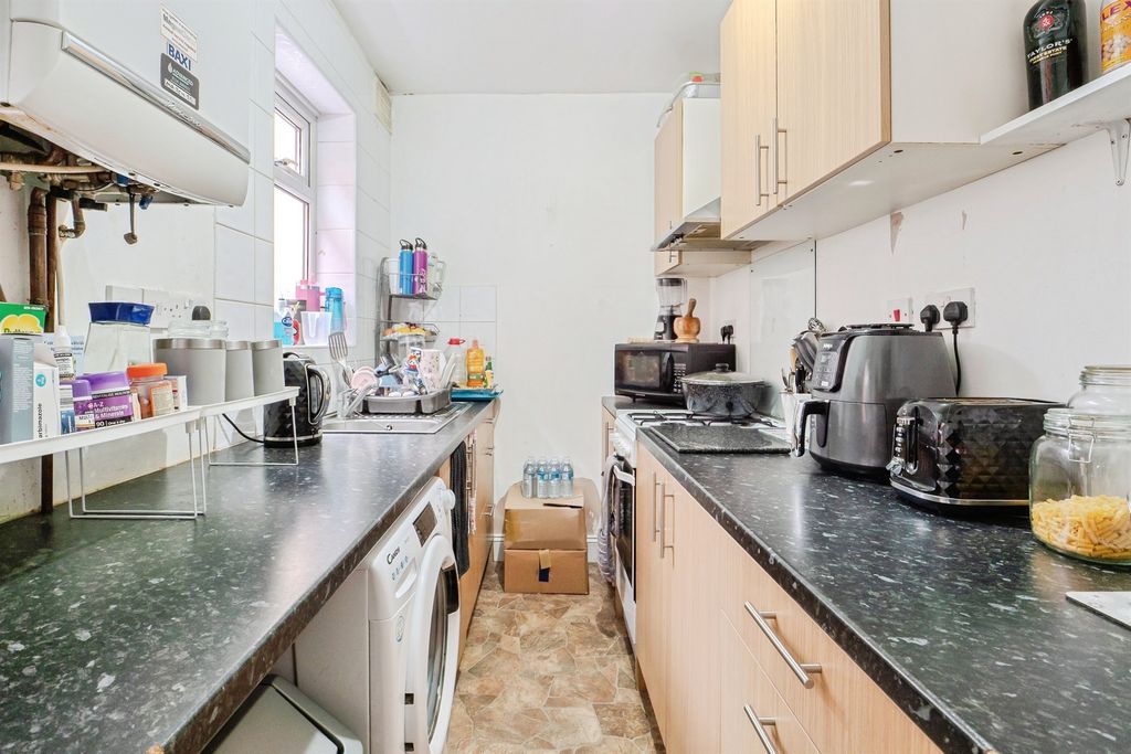 Property photo 3 of 17