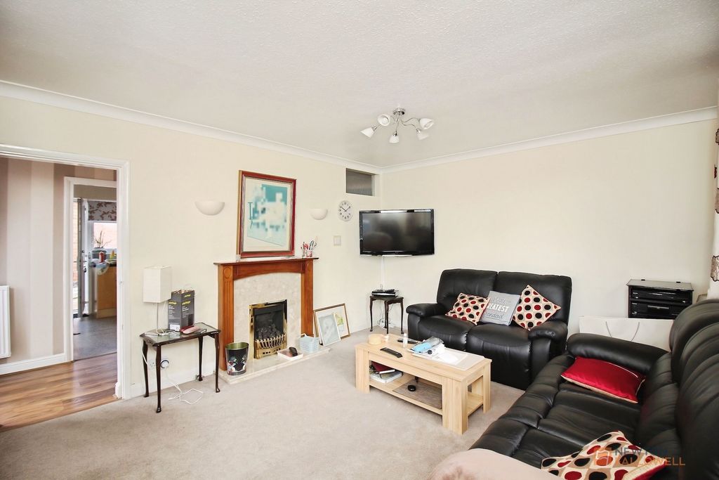 Property photo 3 of 20