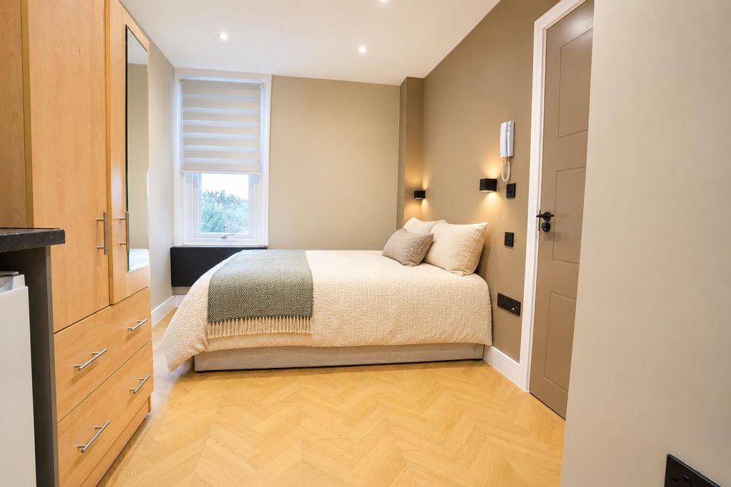 Property photo 3 of 7 39 Bedroom.Png