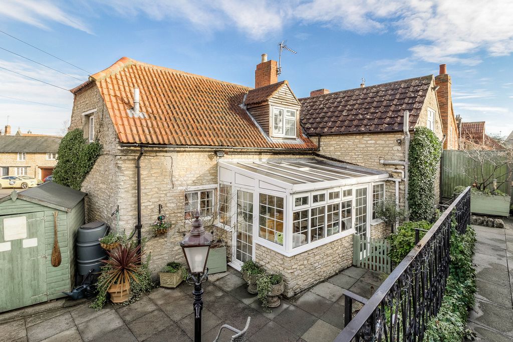 Property photo 3 of 26