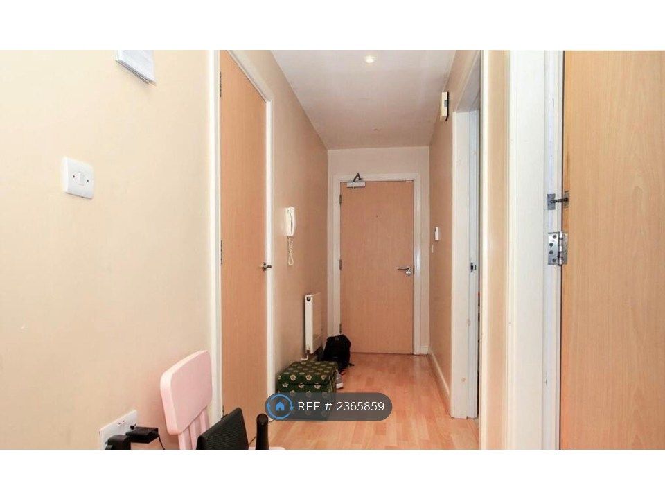 Property photo 2 of 10 Entrance And Hallway