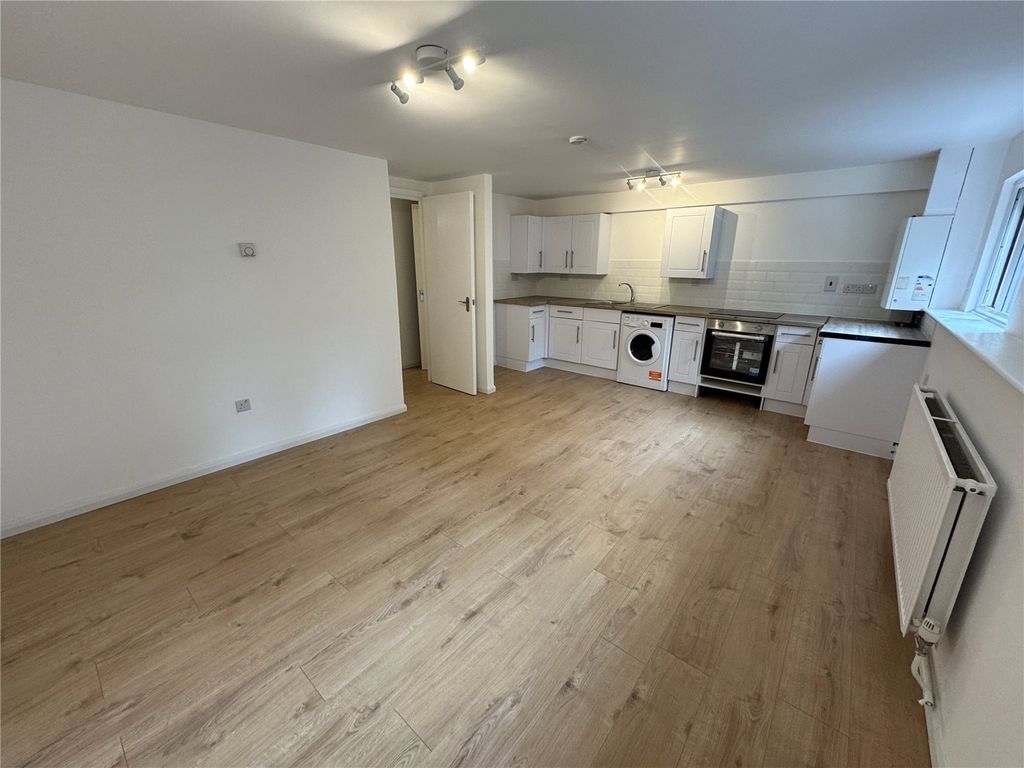 Property photo 2 of 6 Picture No. 07