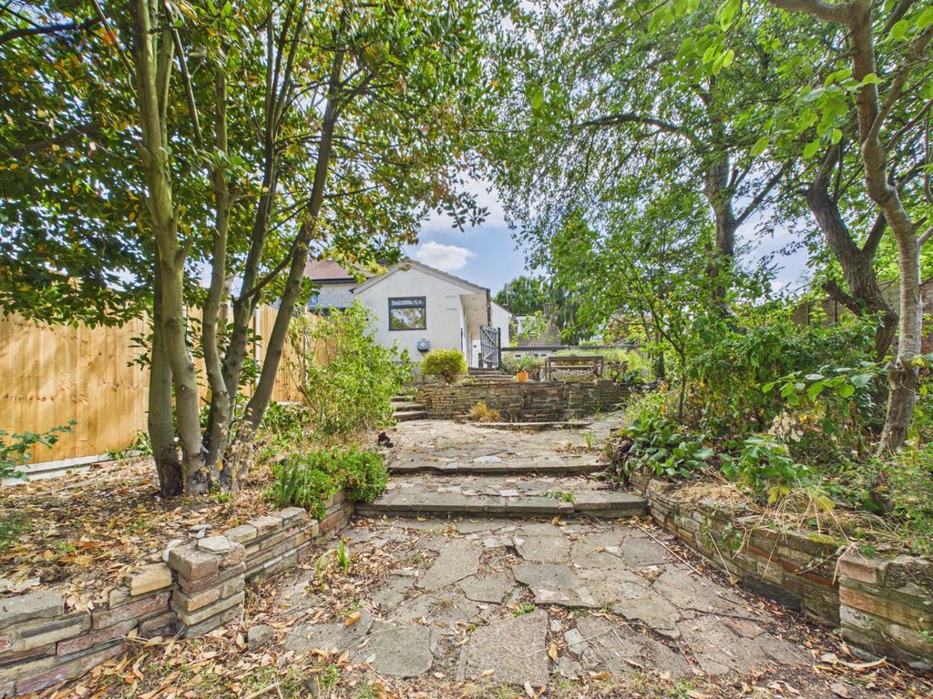 Property photo 3 of 20 4917746