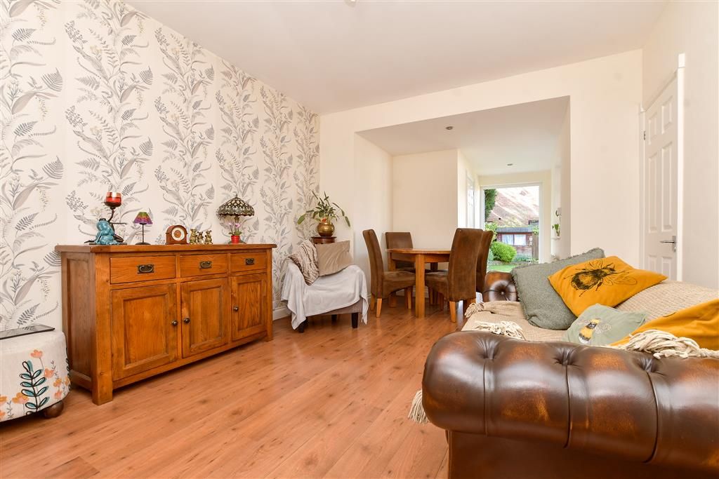 Property photo 3 of 8 Dining Area