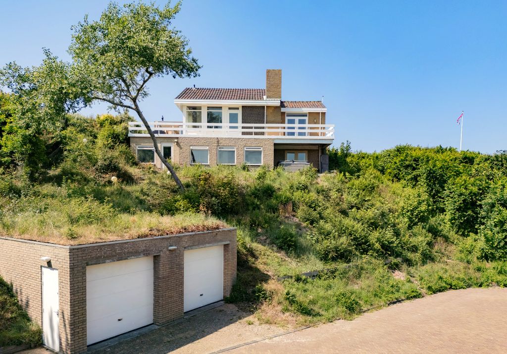 Property photo 2 of 44