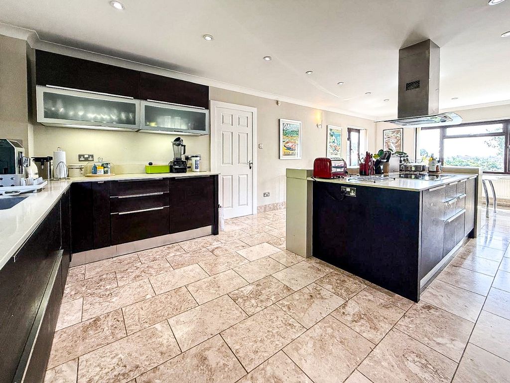 Property photo 3 of 22 5188016