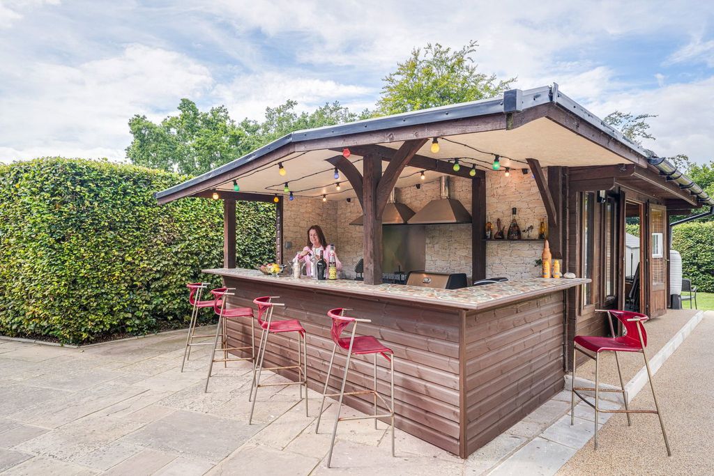 Additional image 27 of 6 bed detached house for saleSaint Hill Road, East Grinstead RH19