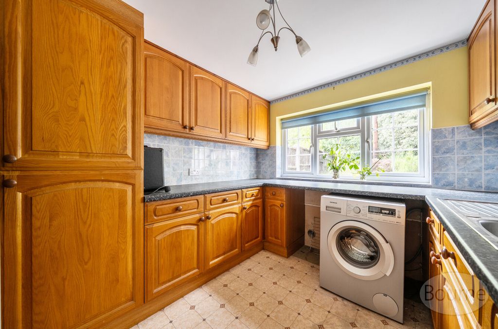 Property photo 3 of 23 59521372-Bb76-4Ae...