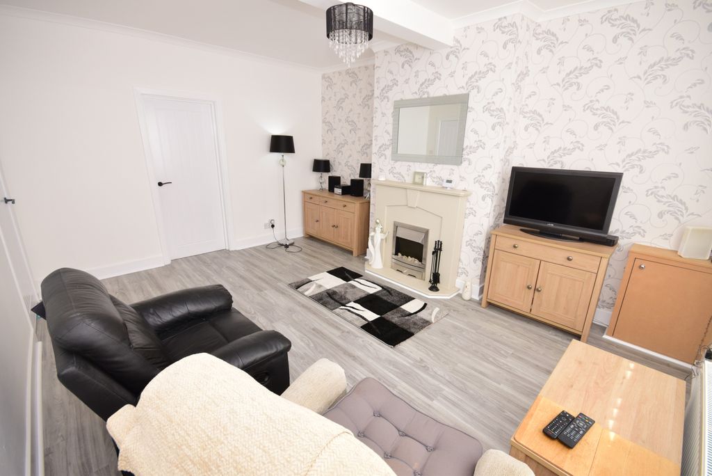 Property photo 3 of 12 Gallery