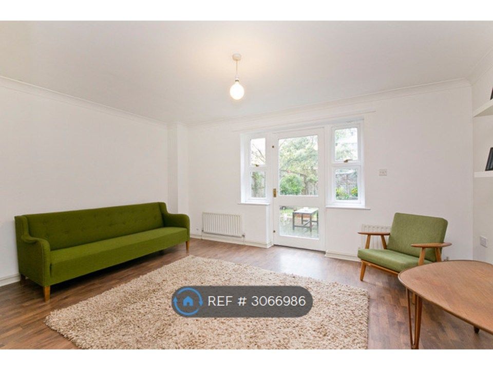 Property photo 1 of 17 Lounge