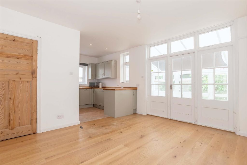 Property photo 3 of 13 Ham Rd_10.Jpg
