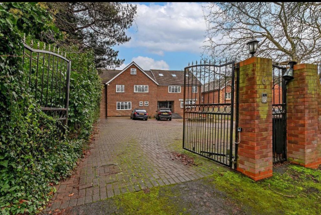 Property photo 1 of 36