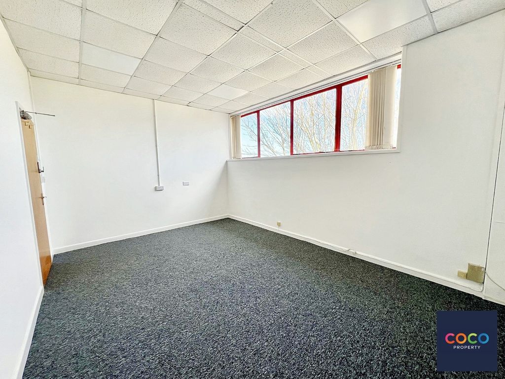 Property photo 3 of 5 4867183