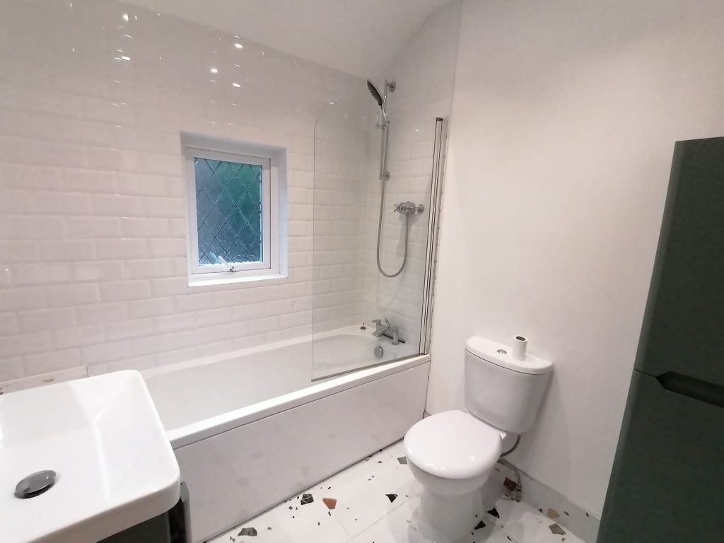 Property photo 3 of 7 Bathroom