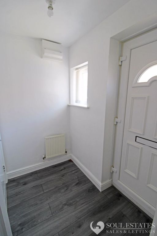 Property photo 3 of 22 Entrance