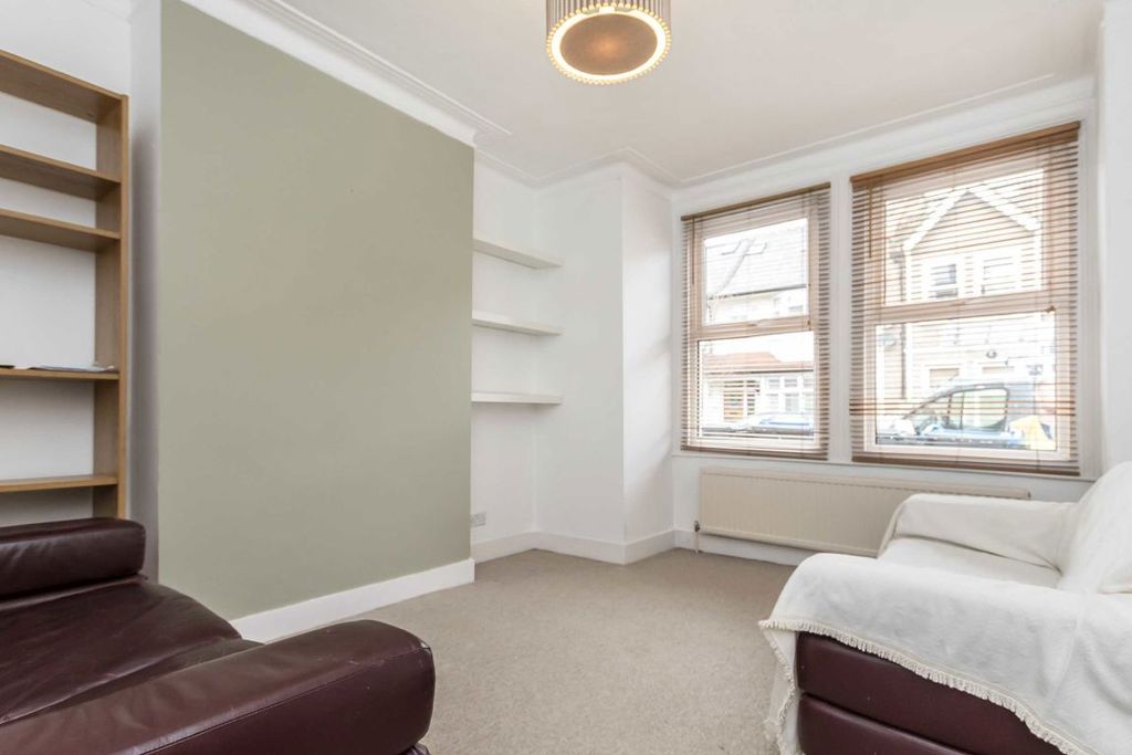 Property photo 1 of 6