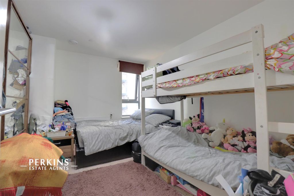 Property photo 3 of 4 Bed 1.Jpg