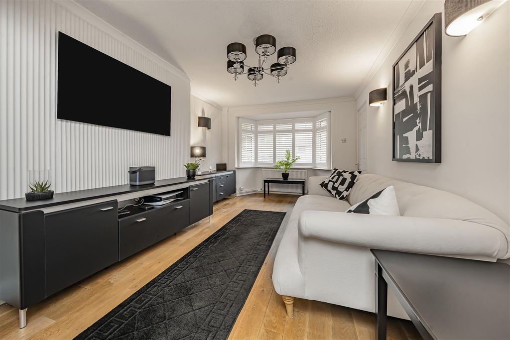 Property photo 3 of 18 Photo Oct 16 2025, 9 48 51 Am.Jpg