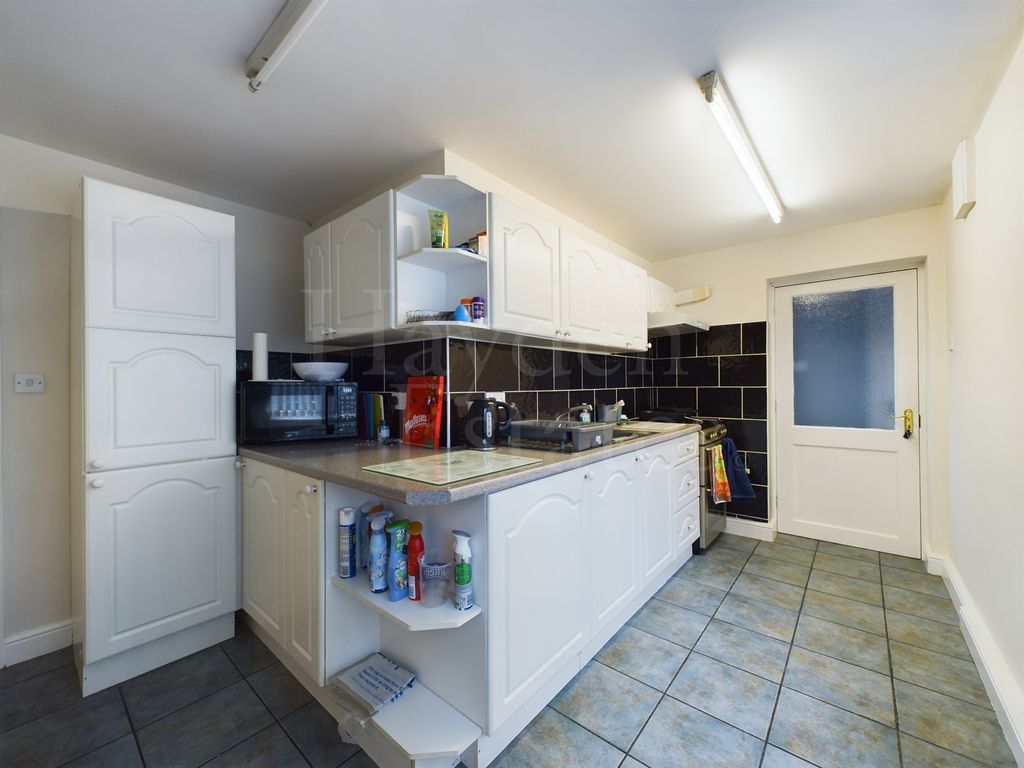 Property photo 3 of 34