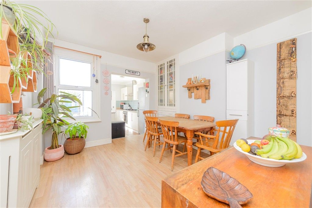 Property photo 3 of 10 Dining Area