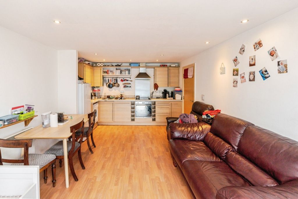 Property photo 2 of 14 Pbox-Img.Jpg