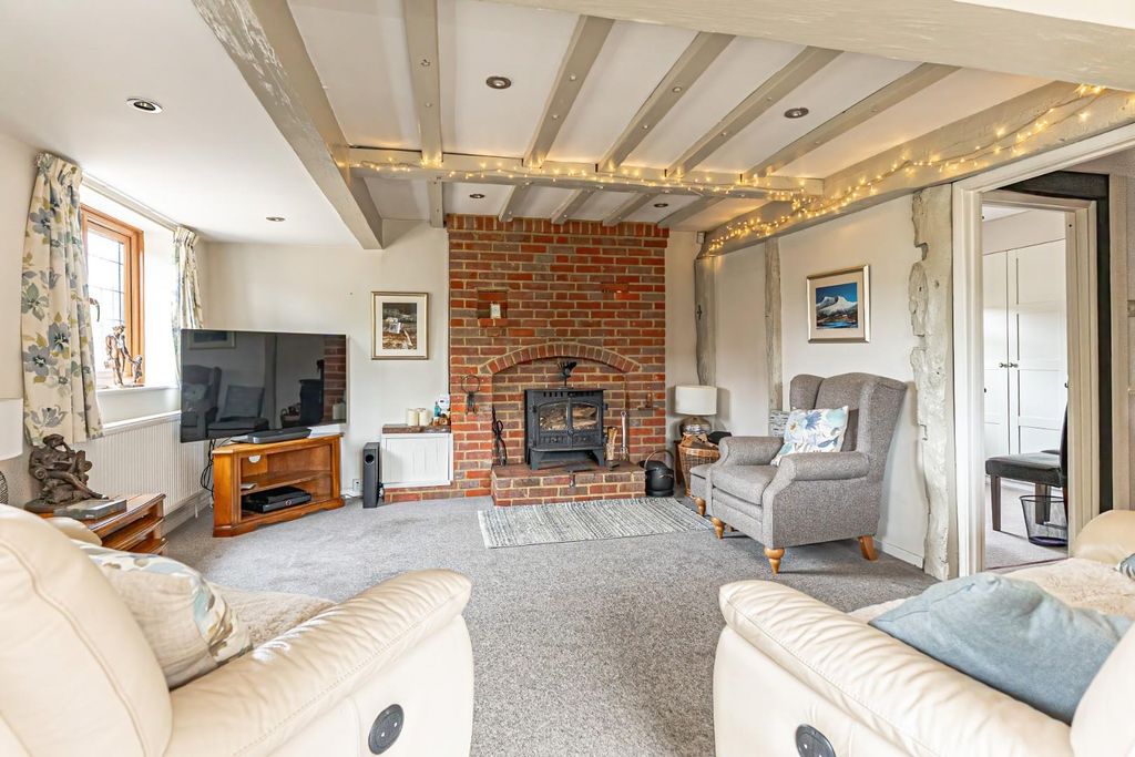 Property photo 2 of 31
