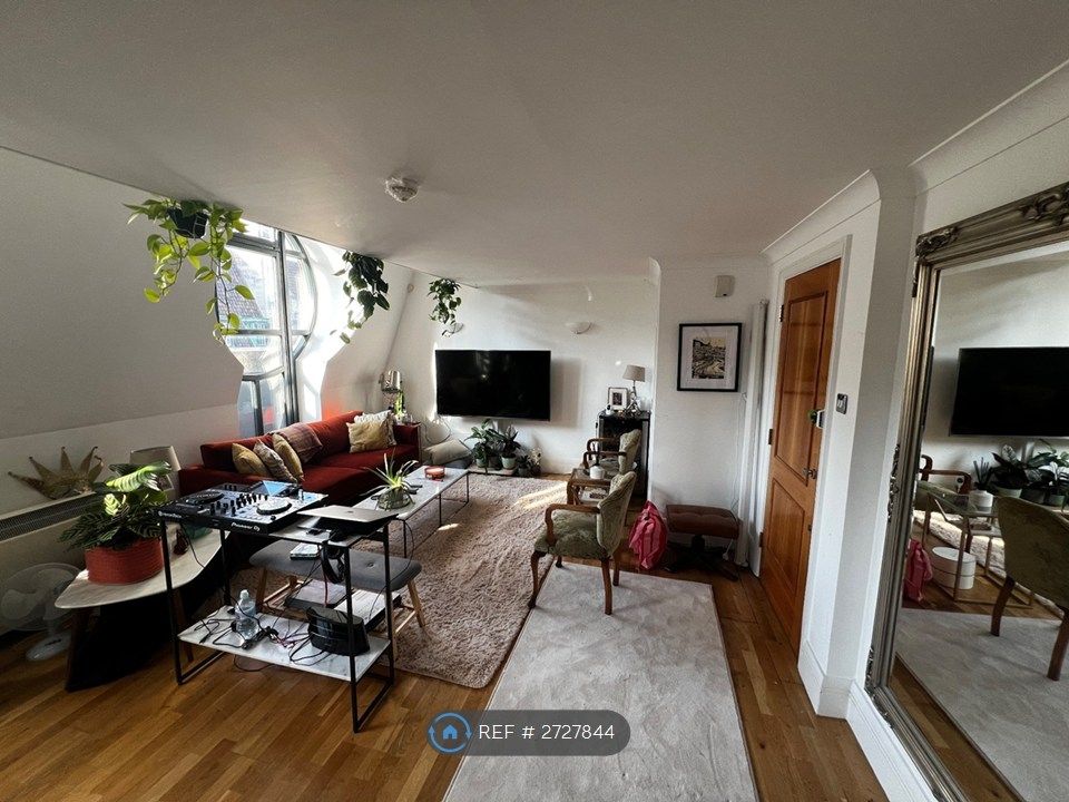 Property photo 1 of 15 Living Room