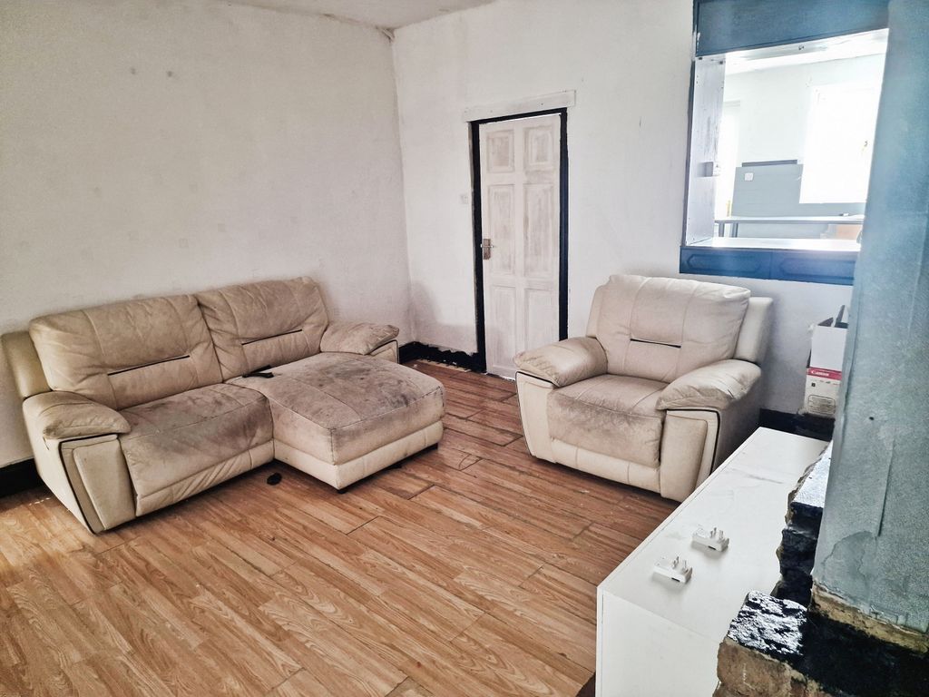 Property photo 3 of 16