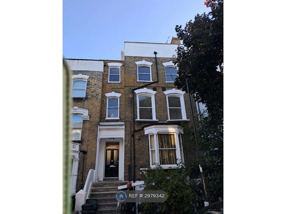 Property photo 1 of 11 First Floor Flat