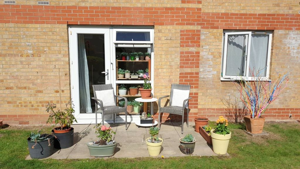 Property photo 2 of 11 Picture No. 17
