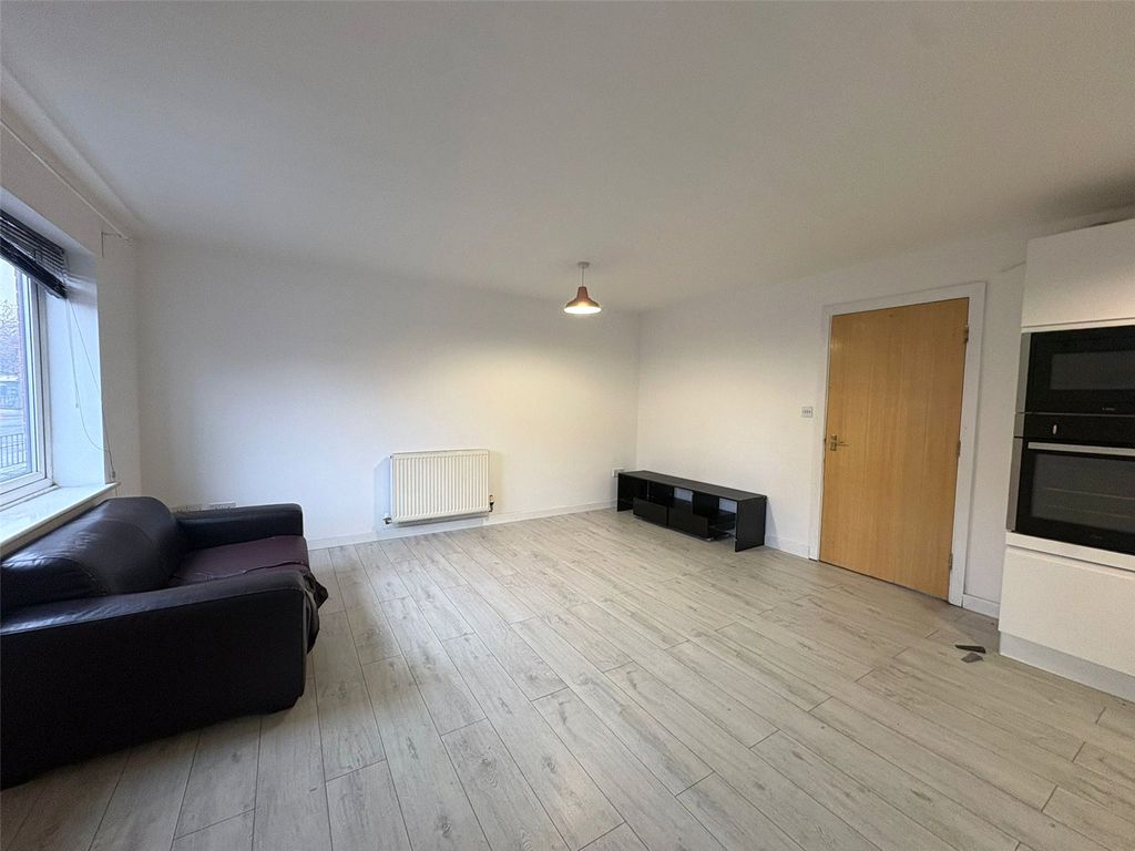 Property photo 2 of 6 Picture No. 05