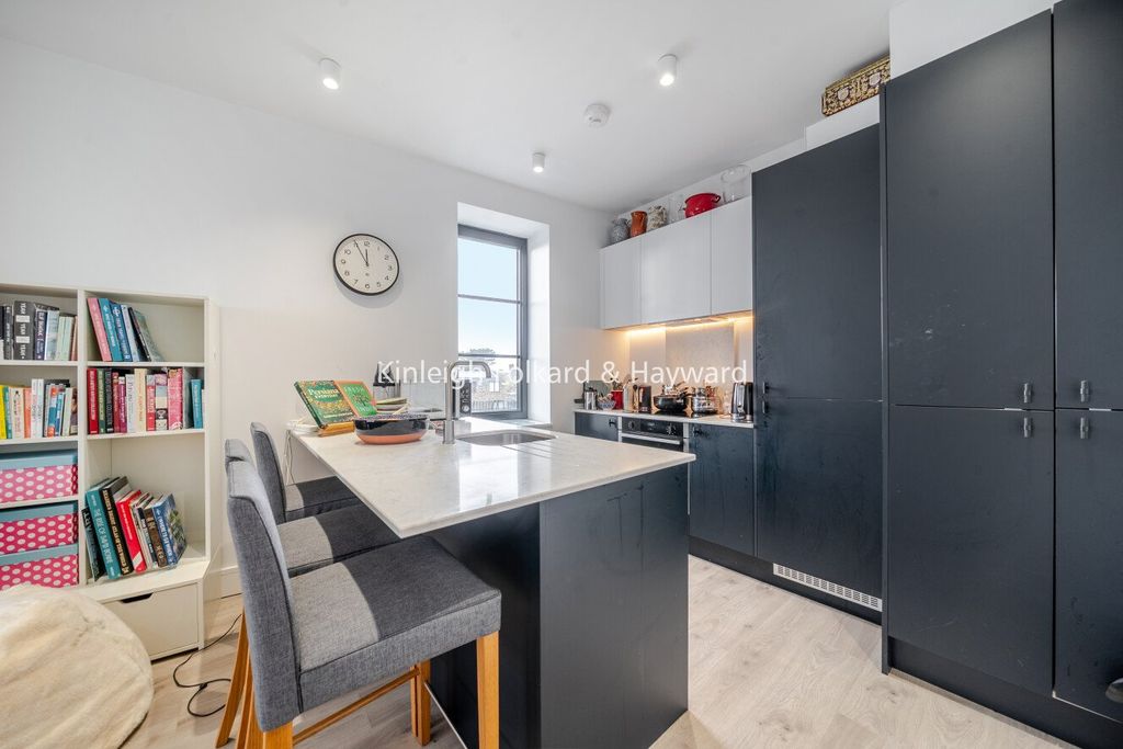 Property photo 3 of 9 Picture No. 16