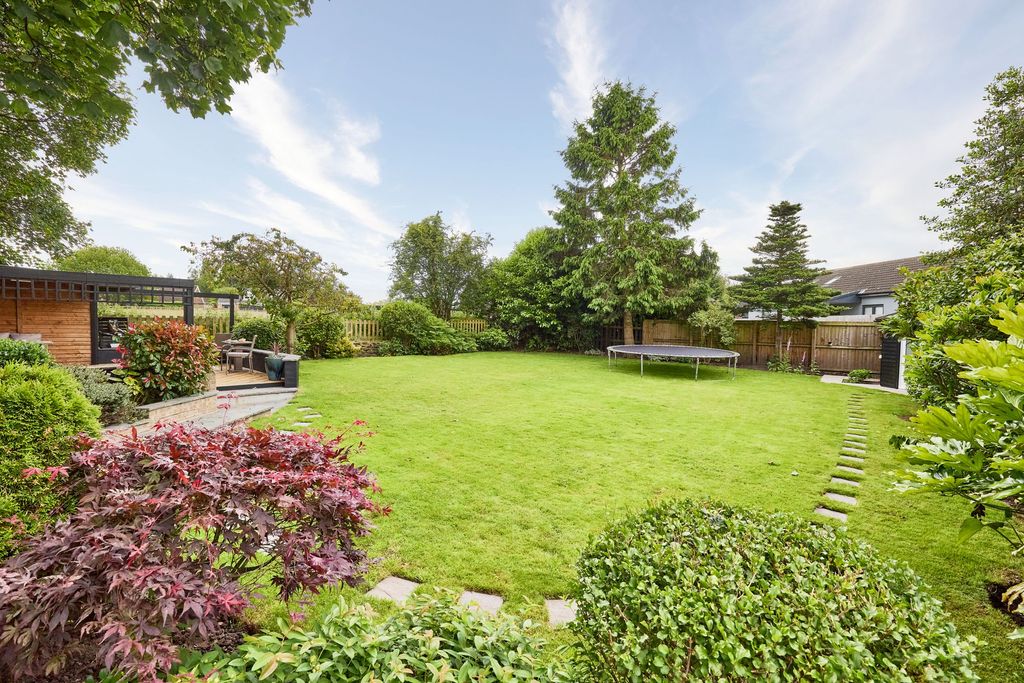 Property photo 2 of 46