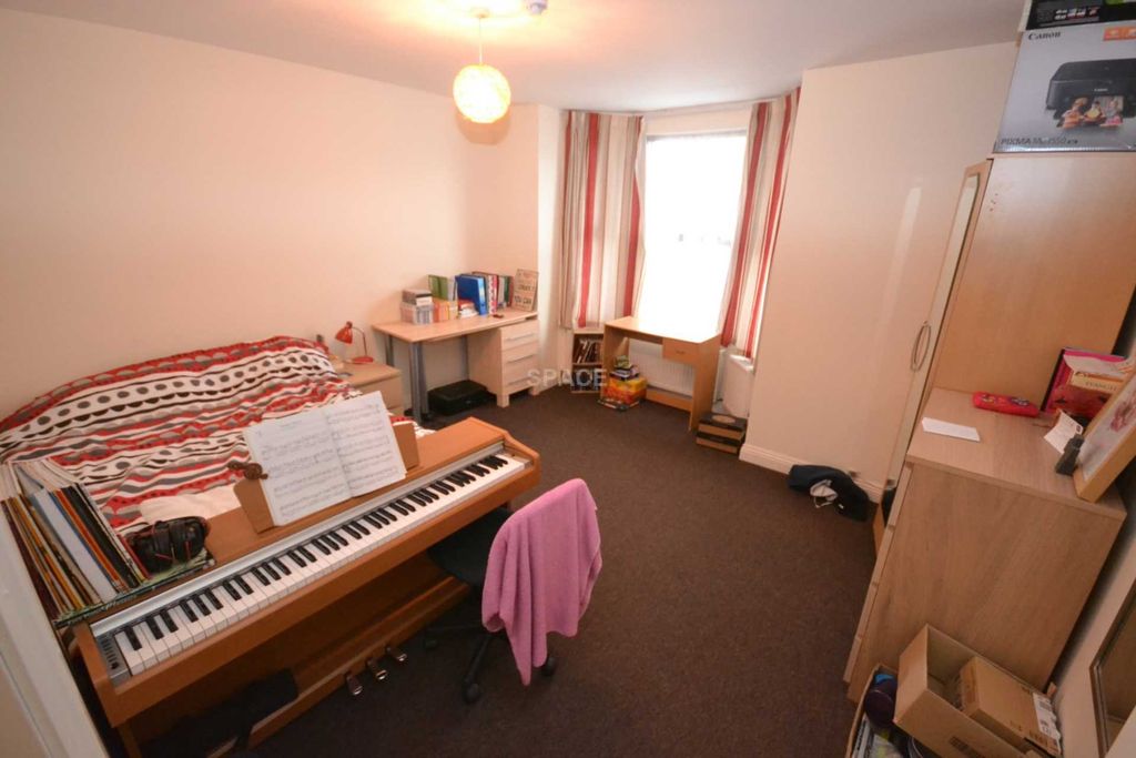 Property photo 2 of 7