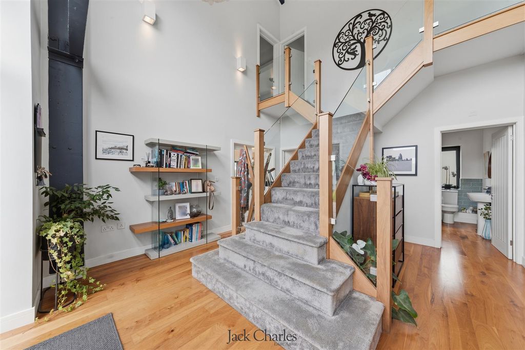 Property photo 2 of 37 Cedar House And Stilstead Cottage46.Jpg