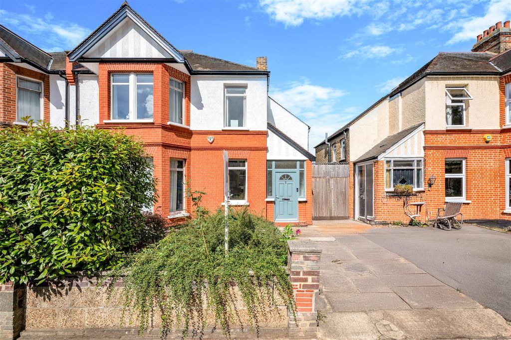 Property photo 1 of 18