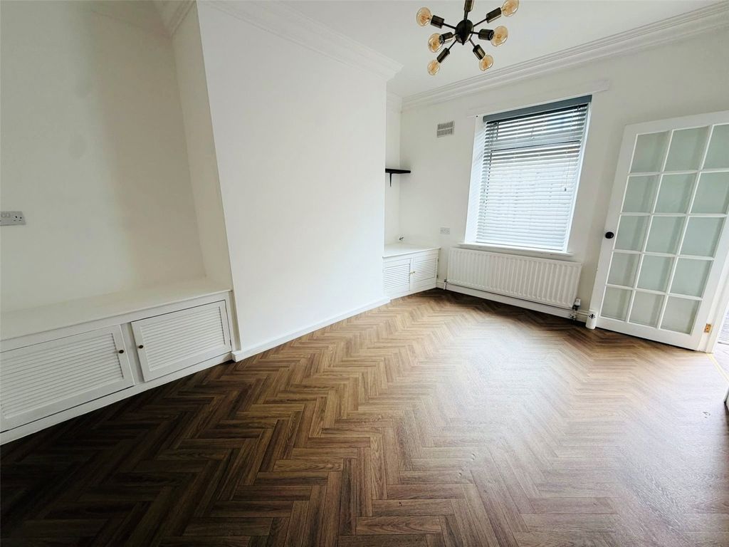 Property photo 3 of 10 Picture No. 04