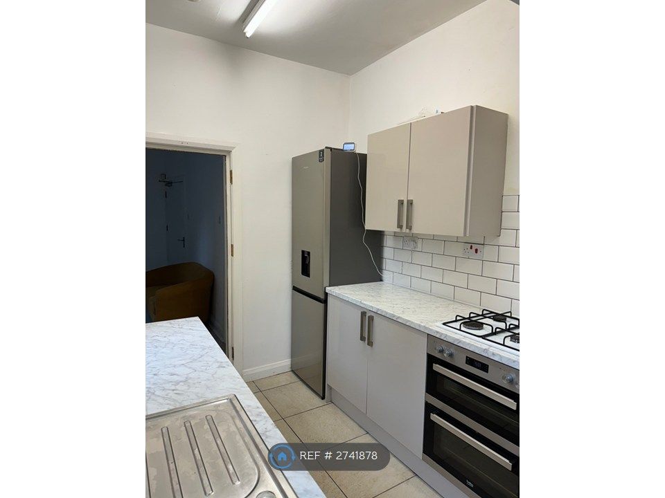 Property photo 1 of 32